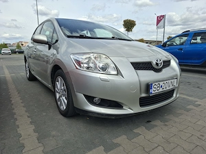 Toyota Auris, 1,6 benzină, automată - imagine 2