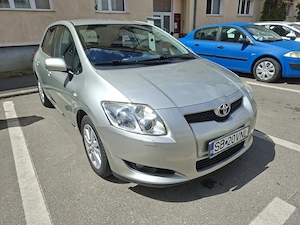 Toyota Auris, 1,6 benzină, automată - imagine 3