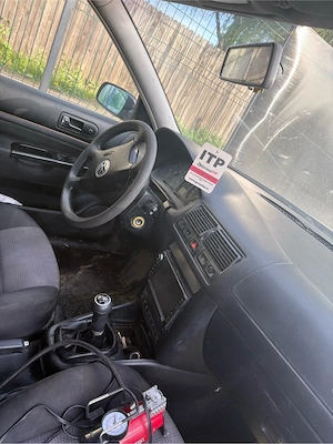 Vand   Dezmbembrez Golf 4 1.6 benzina - imagine 4