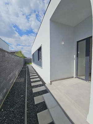 Duplex despartit prin camera tehnica in Mosnita Noua la 70ml de asfalt - imagine 2