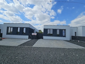 Duplex despartit prin camera tehnica in Mosnita Noua la 70ml de asfalt