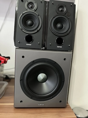 Boxe Edifier R1800TIII si subwoofer activ