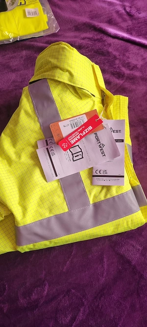 geaca groasa reflectorizantă 