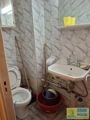 FAR, de vanzare 3 camere, decomandat, etaj 1, gaze - imagine 12