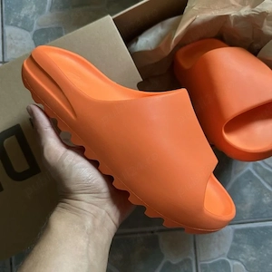 Papuci sport Yeezy Slide Enflame 43- 100% originali