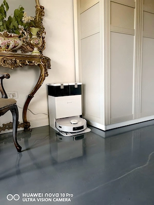 Vând robot aspirator premium ECOVACS DEEBOT T30C PRO GEN 2