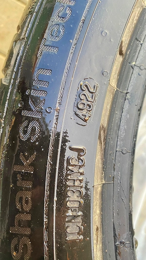 225/45/R19 96Y XL Dot: 49 2022. - 800 Lei