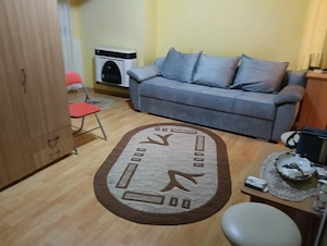 Închiriez garsonieră 