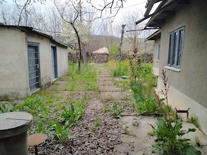 ULTRACENTRAL- OCAZIE UNICA- Teren parcelabil 1801 mp + casa vara in Ijdileni jud Galati - imagine 4