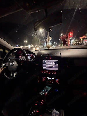 Volkswagen Touareg 2012 3.0 TDI este un SUV mare si puternic, cu motor diesel V6 de 3.0 litri.  Moto - imagine 5