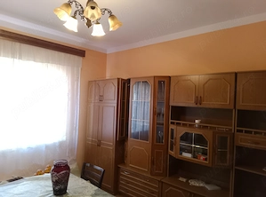 Vând casă familială compusa din 3 camere  - imagine 3