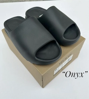 Papuci Sport Adidas Yeezy Slides Onyx - 100% originali