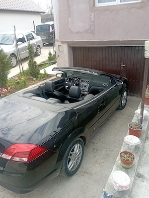Vând Ford focus decapotabil 2,0 benzină,145 cai ,din 20009 4150 Euro neg! - imagine 9