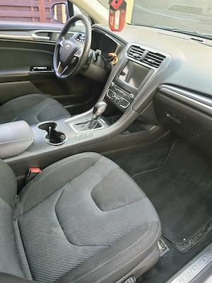 Ford Mondeo 2019 2.0d Automat ușor avariat - imagine 10