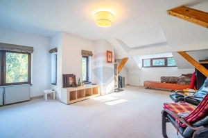 Vila cu 5 camere Sinaia, zonă liniștită, aproape de centrul statiunii - imagine 17