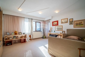 Vila cu 5 camere Sinaia, zonă liniștită, aproape de centrul statiunii - imagine 13