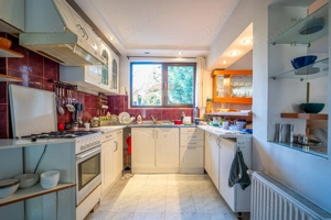 Vila cu 5 camere Sinaia, zonă liniștită, aproape de centrul statiunii - imagine 8