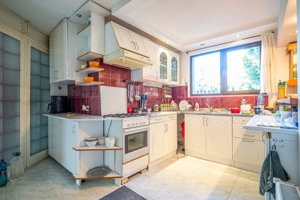 Vila cu 5 camere Sinaia, zonă liniștită, aproape de centrul statiunii - imagine 7