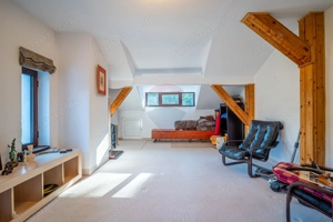 Vila cu 5 camere Sinaia, zonă liniștită, aproape de centrul statiunii - imagine 14