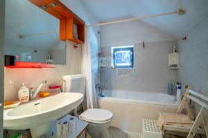 Vila cu 5 camere Sinaia, zonă liniștită, aproape de centrul statiunii - imagine 11