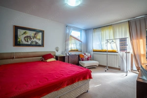 Vila cu 5 camere Sinaia, zonă liniștită, aproape de centrul statiunii - imagine 16