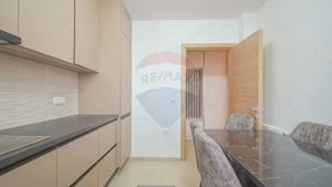 Apartament cu 3 camere, prima închiriere, în zona Tractorul - imagine 2