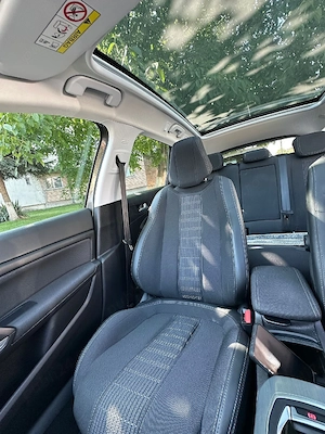 Peugeot 308 - imagine 8