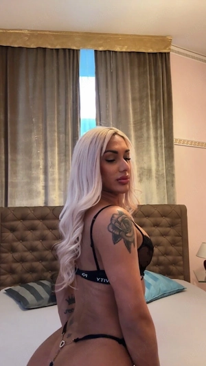 trans evelkn acept si party - imagine 2