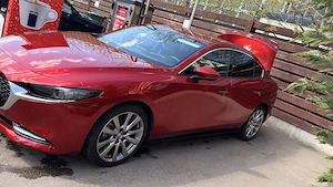 Vând Mazda 3 Sedan, anul 2024, culoare Soul Red, echipare Exclusive Line   mașină aproape full - imagine 2