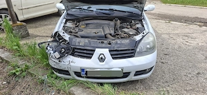 Renault Symbol 1.5 dci 85 cp avariat