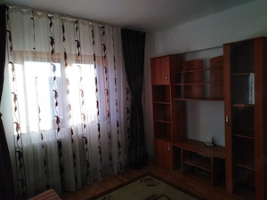 Închiriez apartament 60 mp