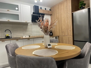 Apartament NOU cu 2 camere mobilat si utilat+parcare+boxa ! - imagine 3