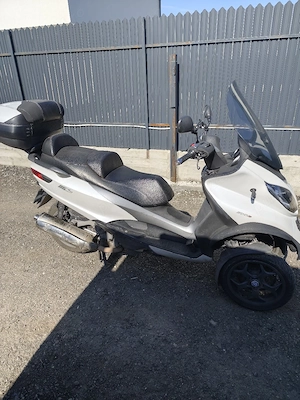 Piaggio MP3 500 cm3 categoria B - imagine 3