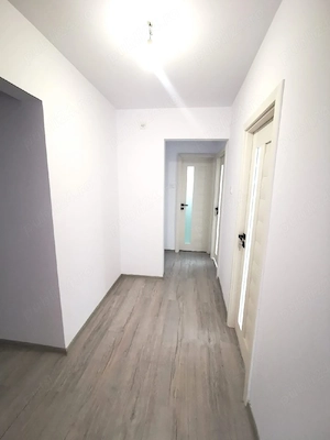 Ap. 2 camere decomandat, renovat, etaj 3 din 4, Centru - imagine 4