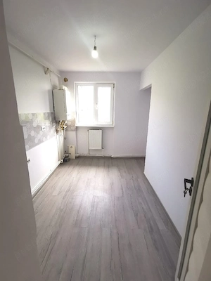 Ap. 2 camere decomandat, renovat, etaj 3 din 4, Centru