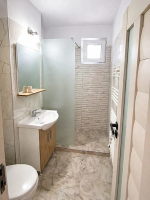 Ap. 2 camere decomandat, renovat, etaj 3 din 4, Centru - imagine 7