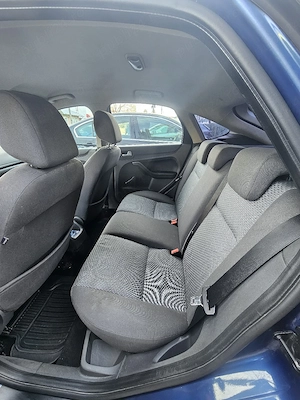 Ford Focus Ford Focus 2007 Hatchback 1.6 Diesel 90CP fara DPF  - imagine 4