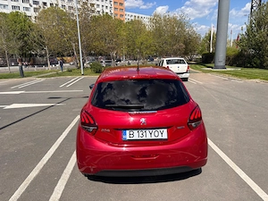 PEUGEOT 208, an fabricatie 2016, motor 1.6 BlueHDi, 100 CP. Masina are 100.200 km. - imagine 2