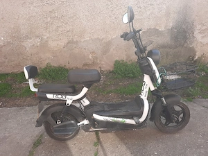 Vând scuter în garanție  - imagine 2