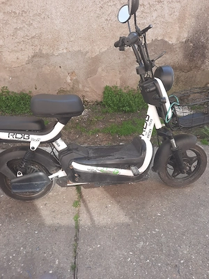 Vând scuter în garanție  - imagine 5