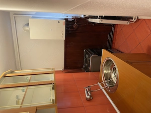 Închiriez Apartament 3 camere Semidecomandat , zona Rovinari vizavi de Supermarket Darina .