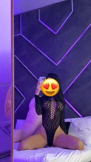 !Bruneta cu chefff,doar deplasari! - imagine 4