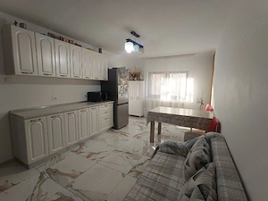 Apartament cu 3 camere de vanzare - imagine 2