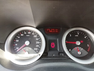 Renault Megane 1.5 dCi - imagine 6