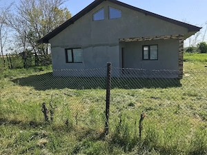 Casa comuna independenta pret de garsoniera nou construcție 2025