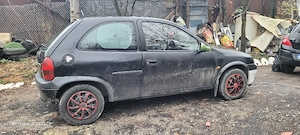 Opel Corsa B 1.0 12v - imagine 2