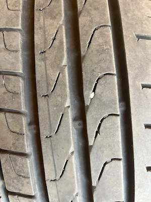 Da vanzare 4 cauciucuri pirelli