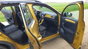 Vand Wv T-Roc Design 1.0 TSI, 115CP 85kW, 6, cu set jenti si cauciucuri iarna incluse - imagine 5