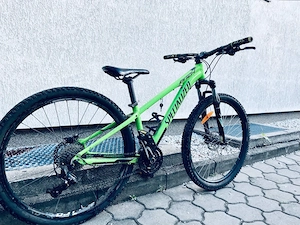 Se vinde bicicleta specialized pitch 