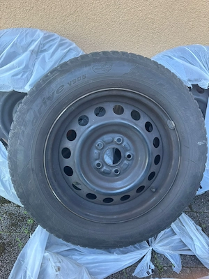 Roți iarnă (jante tablă + cauciucuri) 3 bucăți - R16 95 H - imagine 2